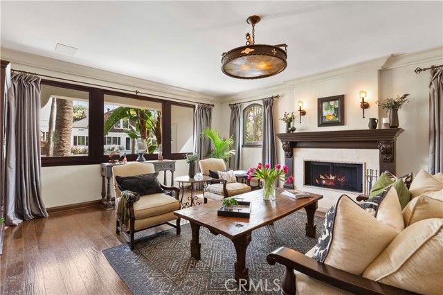 219 Ximeno Avenue, Long Beach, CA 90803