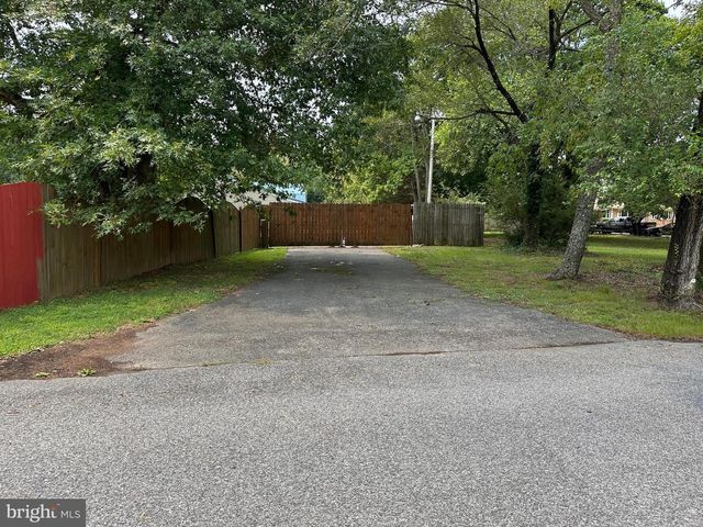 10651-A DEACON RD, White Plains, MD 20695