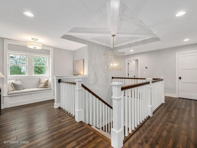 1303 N CROSS Street, Wheaton, IL 60187