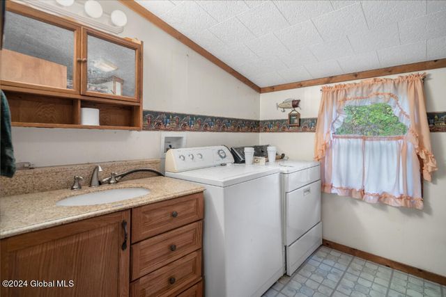 1859 E Schroon River Road, Bolton, NY 12814