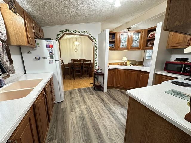 1727 Surry Avenue, Mount Airy, NC 27030