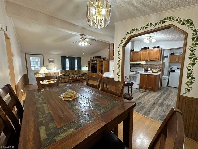 1727 Surry Avenue, Mount Airy, NC 27030