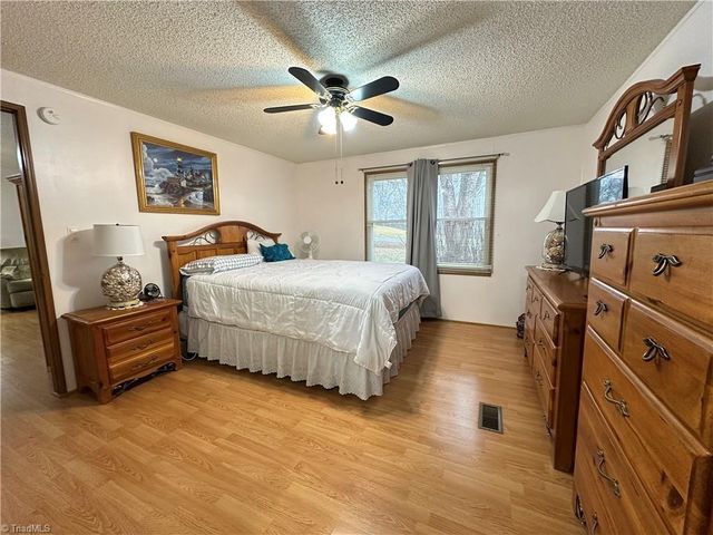 1727 Surry Avenue, Mount Airy, NC 27030