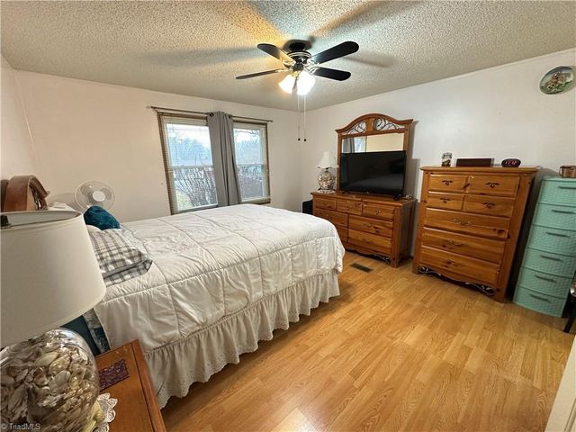 1727 Surry Avenue, Mount Airy, NC 27030