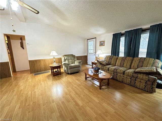 1727 Surry Avenue, Mount Airy, NC 27030