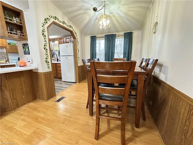 1727 Surry Avenue, Mount Airy, NC 27030