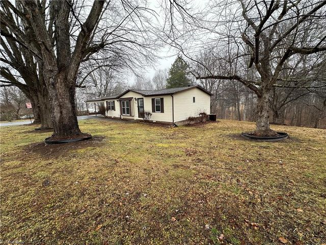 1727 Surry Avenue, Mount Airy, NC 27030