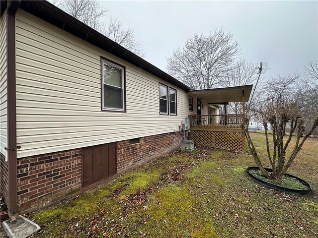 1727 Surry Avenue, Mount Airy, NC 27030