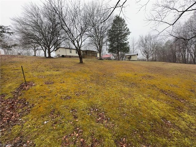 1727 Surry Avenue, Mount Airy, NC 27030