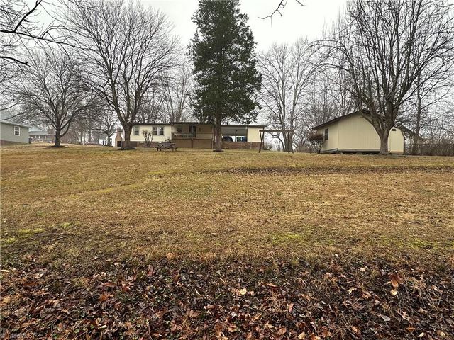 1727 Surry Avenue, Mount Airy, NC 27030