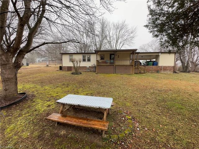 1727 Surry Avenue, Mount Airy, NC 27030