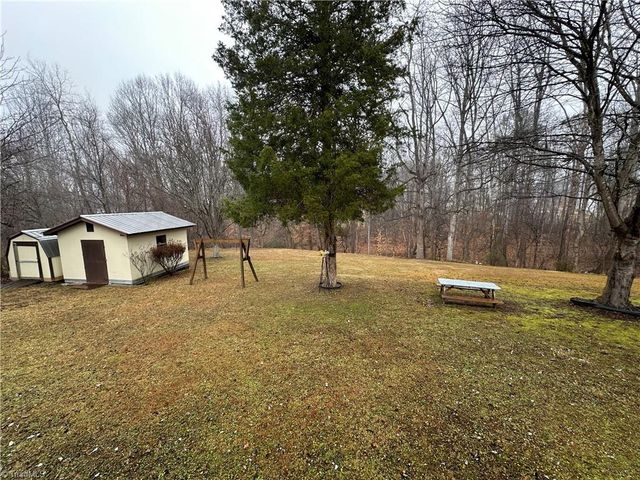 1727 Surry Avenue, Mount Airy, NC 27030