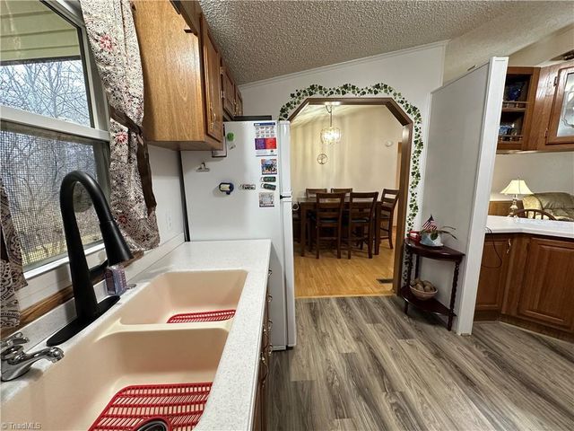 1727 Surry Avenue, Mount Airy, NC 27030