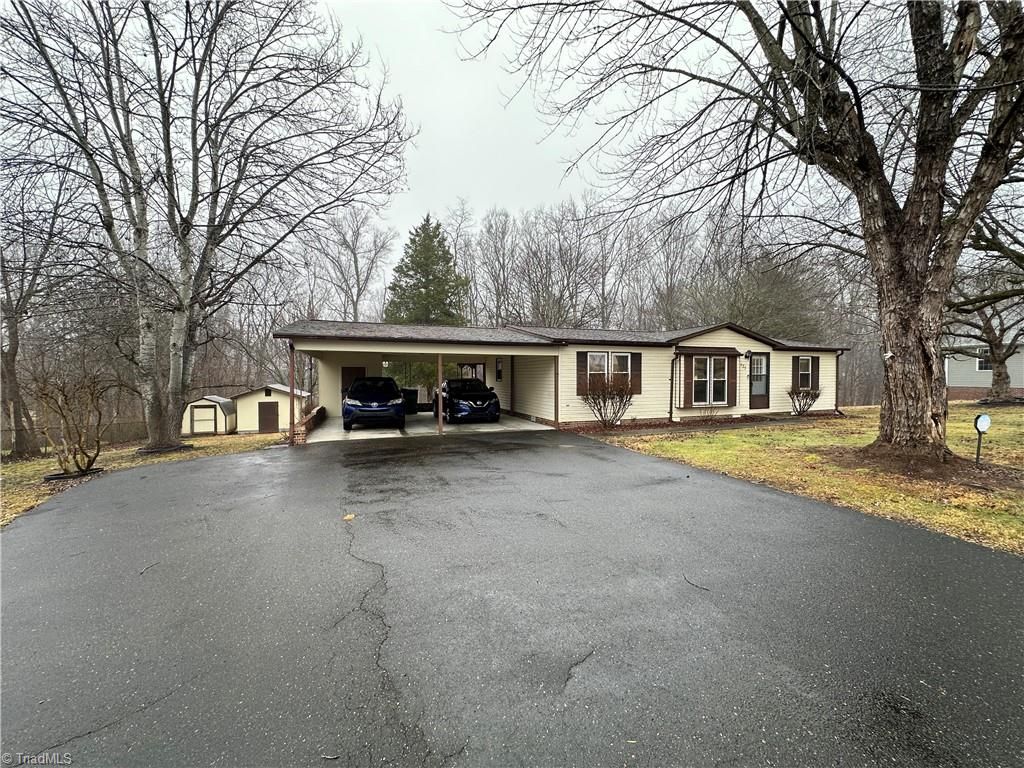 1727 Surry Avenue, Mount Airy, NC 27030