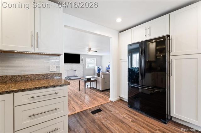 15423 Taft Street, Romulus, MI 48174