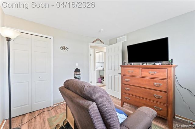 15423 Taft Street, Romulus, MI 48174