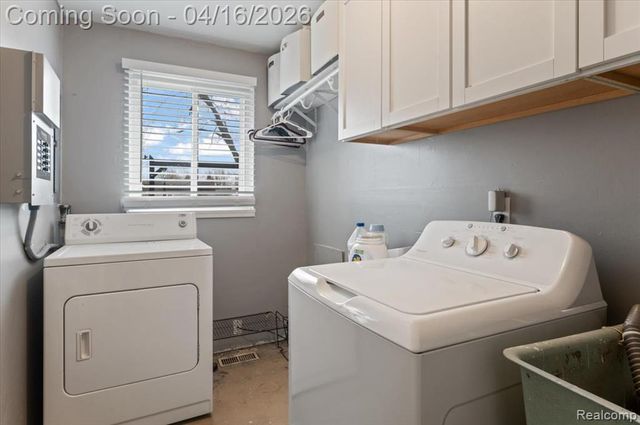 15423 Taft Street, Romulus, MI 48174