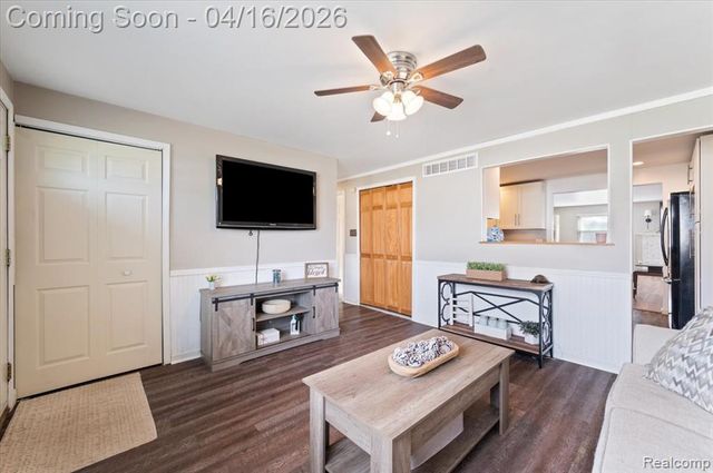 15423 Taft Street, Romulus, MI 48174