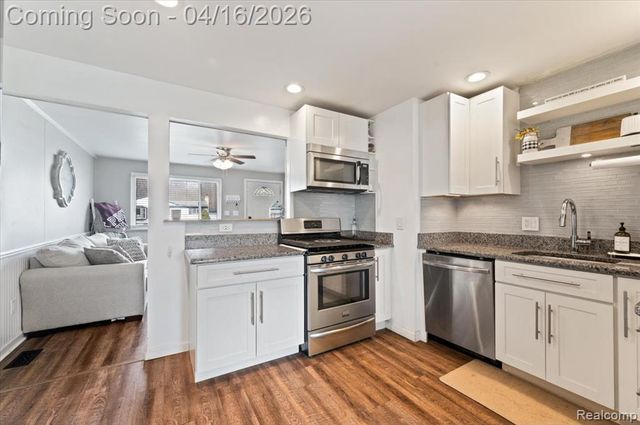 15423 Taft Street, Romulus, MI 48174