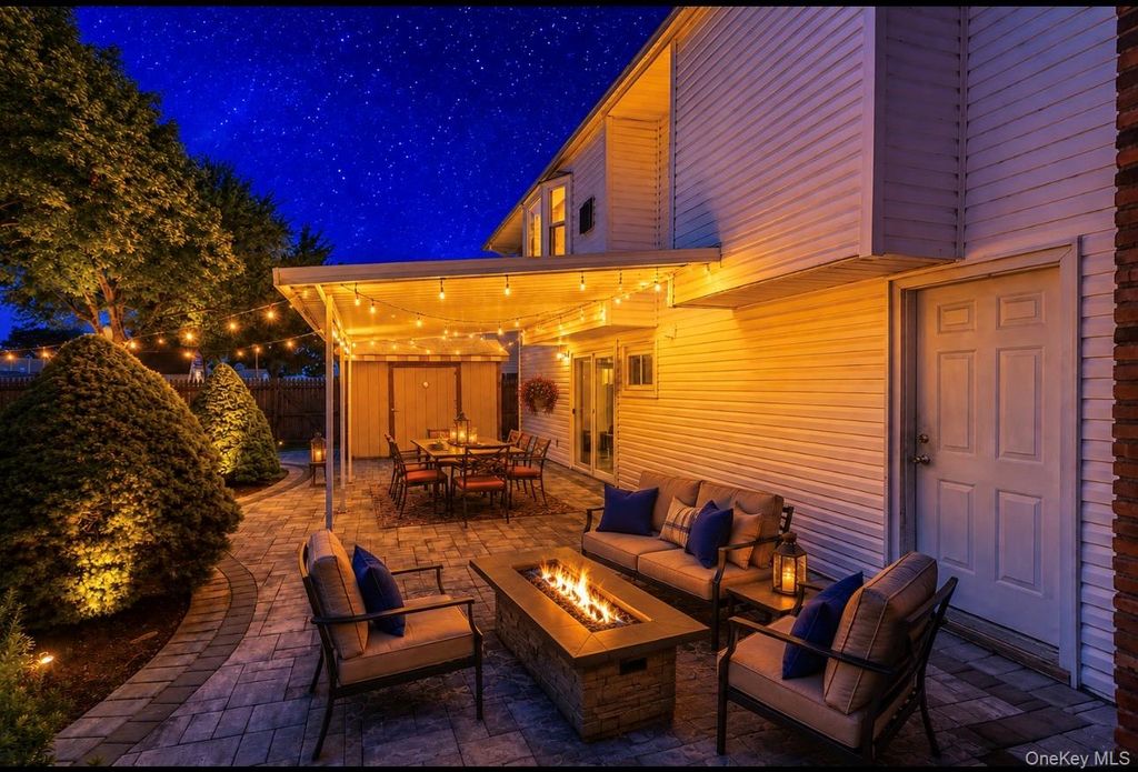 221 Roosevelt Avenue, Massapequa Park, NY 11762 — photo 4