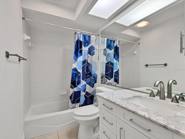 5125 WEDGE COURT E, Bradenton, FL 34203