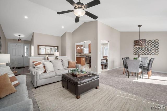 508 Old Moray Place, St Charles, MO 63301