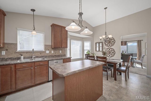 508 Old Moray Place, St Charles, MO 63301