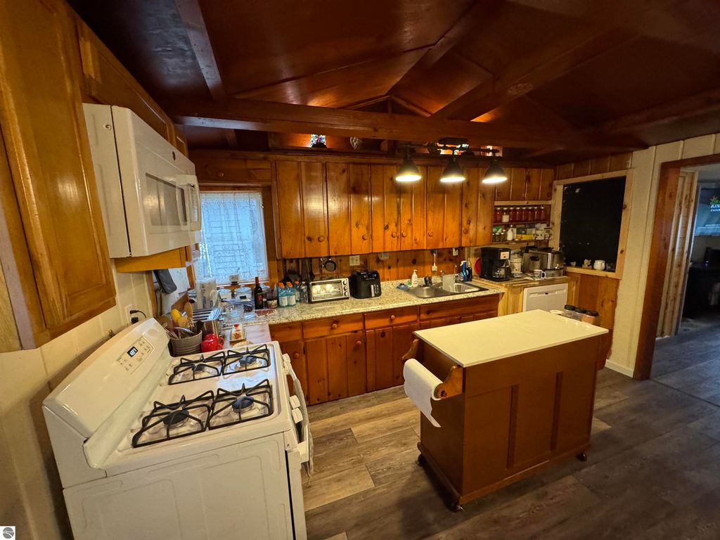 Image 12 of property listing at 5347 Oak Drive, Alger, MI 48610