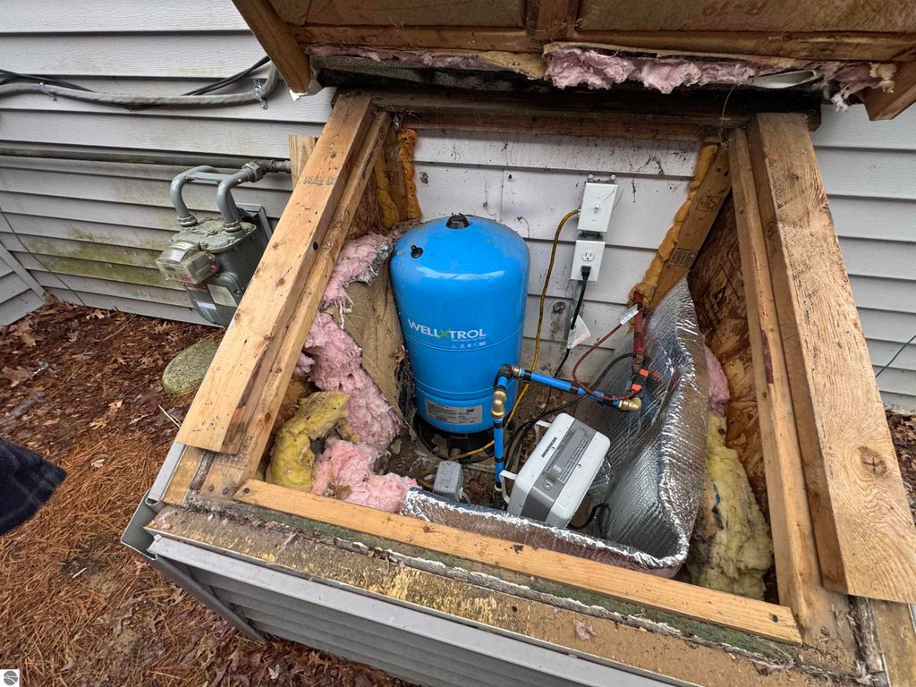 Image 25 of property listing at 5347 Oak Drive, Alger, MI 48610