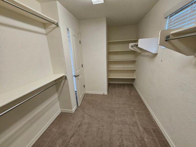 2212 W Betty Elyse Lane, Phoenix, AZ 85023