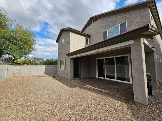 2212 W Betty Elyse Lane, Phoenix, AZ 85023