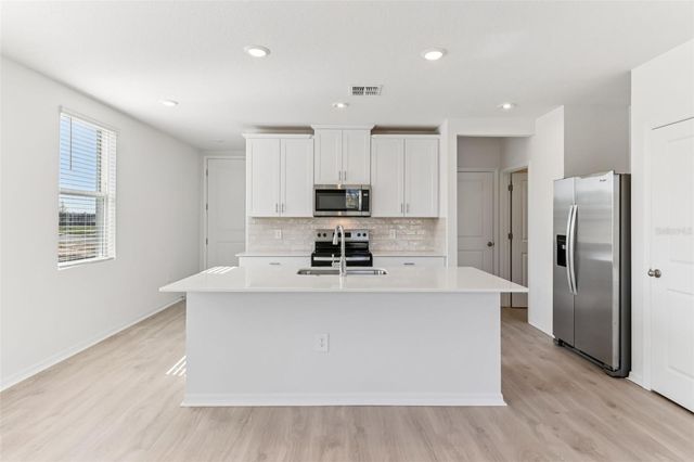 721 SPARTINA WAY, Lady Lake, FL 32159