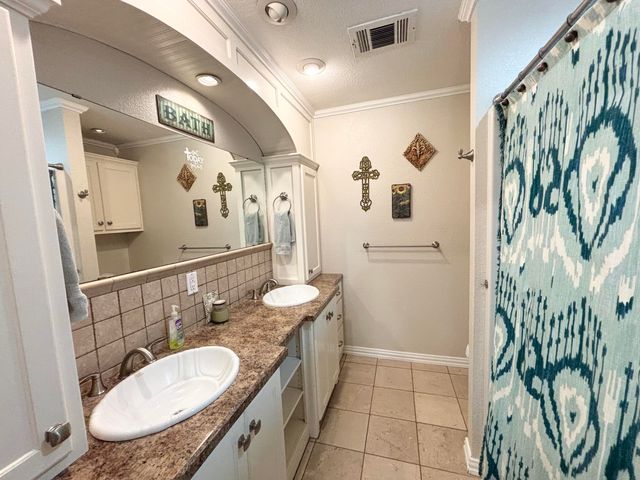 1810 FM788, Plainview, TX 79072