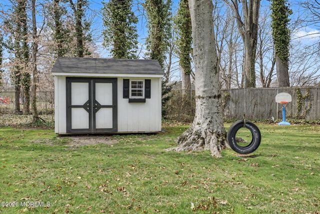 49 Hampton Drive, Freehold, NJ 07728