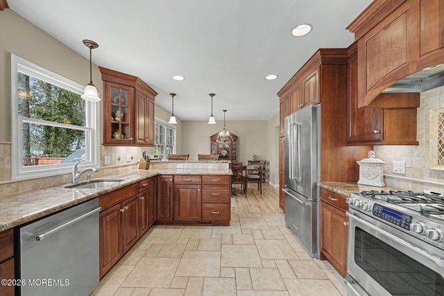 49 Hampton Drive, Freehold, NJ 07728