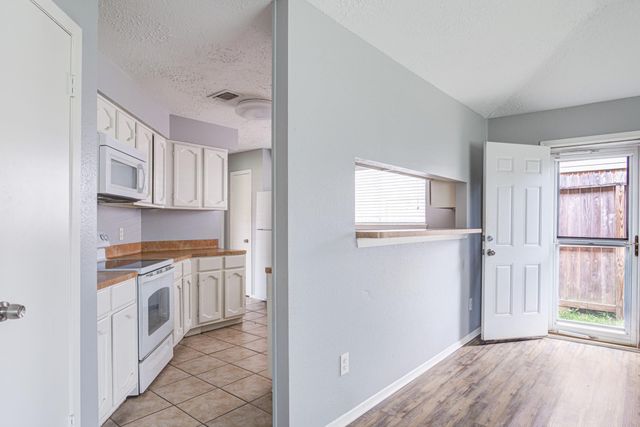 10007 Rustic Gate Road, La Porte, TX 77571