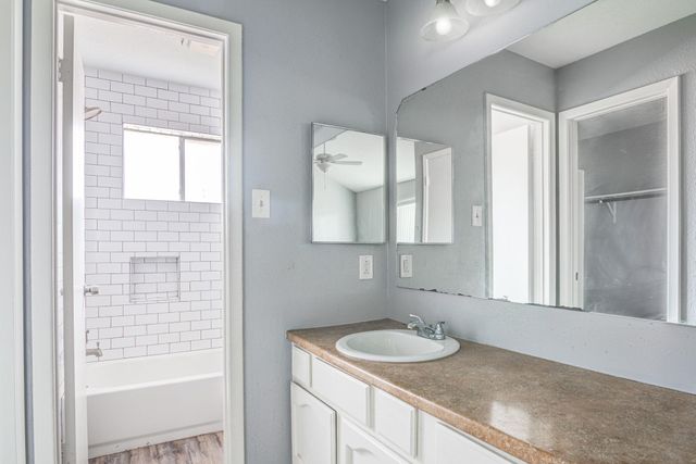 10007 Rustic Gate Road, La Porte, TX 77571