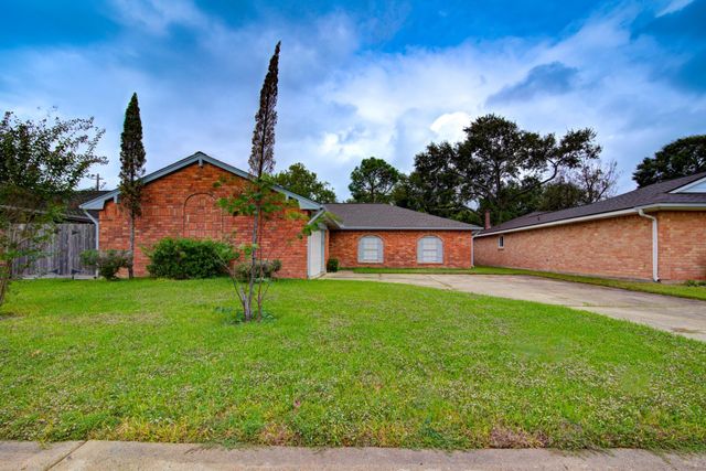 10007 Rustic Gate Road, La Porte, TX 77571