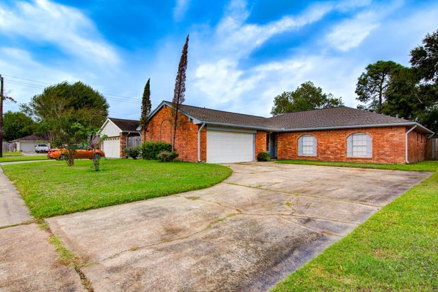 10007 Rustic Gate Road, La Porte, TX 77571