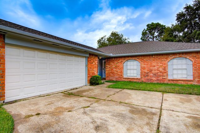 10007 Rustic Gate Road, La Porte, TX 77571