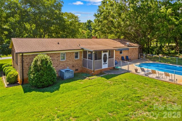 132 Polly Drive, Statesville, NC 28625