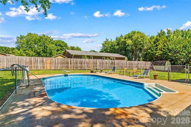 132 Polly Drive, Statesville, NC 28625