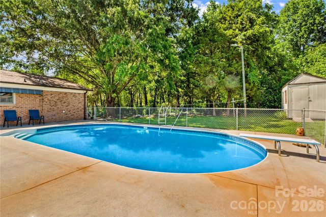 132 Polly Drive, Statesville, NC 28625