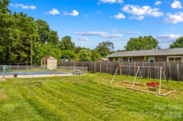 132 Polly Drive, Statesville, NC 28625
