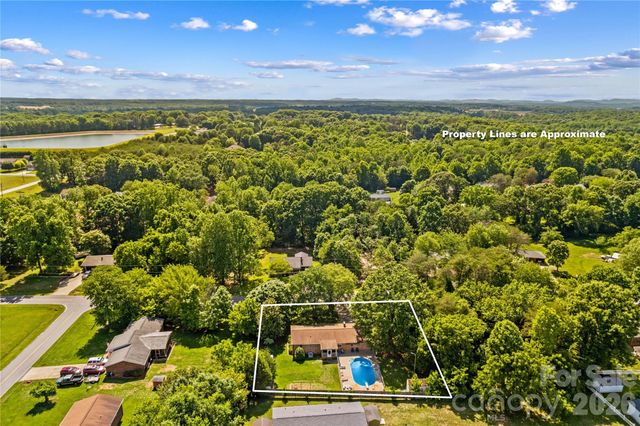 132 Polly Drive, Statesville, NC 28625