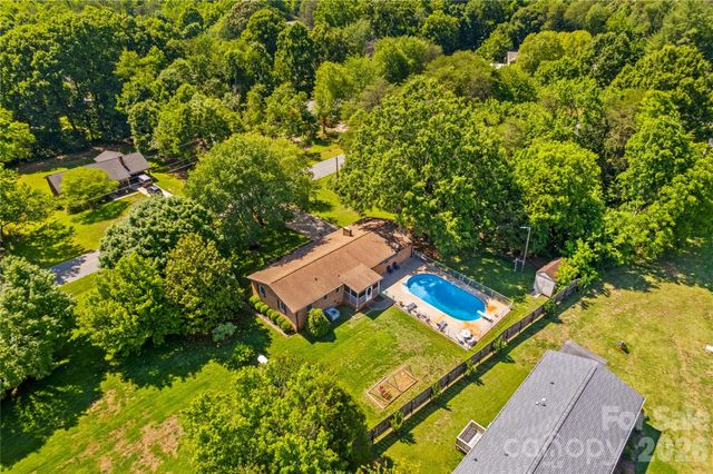 132 Polly Drive, Statesville, NC 28625