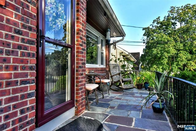 315 Myers Avenue, Hasbrouck Heights, NJ 07604