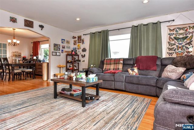 315 Myers Avenue, Hasbrouck Heights, NJ 07604