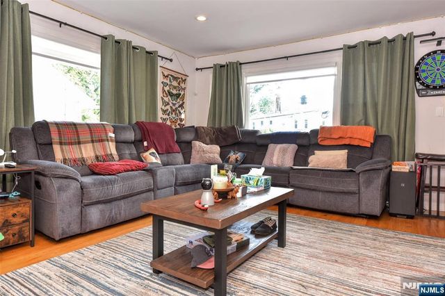 315 Myers Avenue, Hasbrouck Heights, NJ 07604