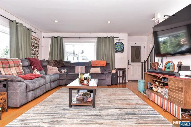 315 Myers Avenue, Hasbrouck Heights, NJ 07604